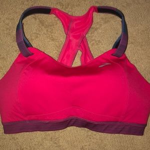 Brooks adjustable straps sports bra